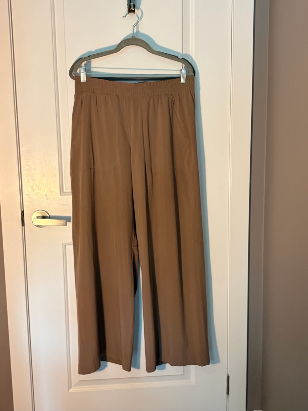 Lululemon Swift Mid-Rise Wide-Leg Pant — Taupetastic 10 - Picture 4 of 7